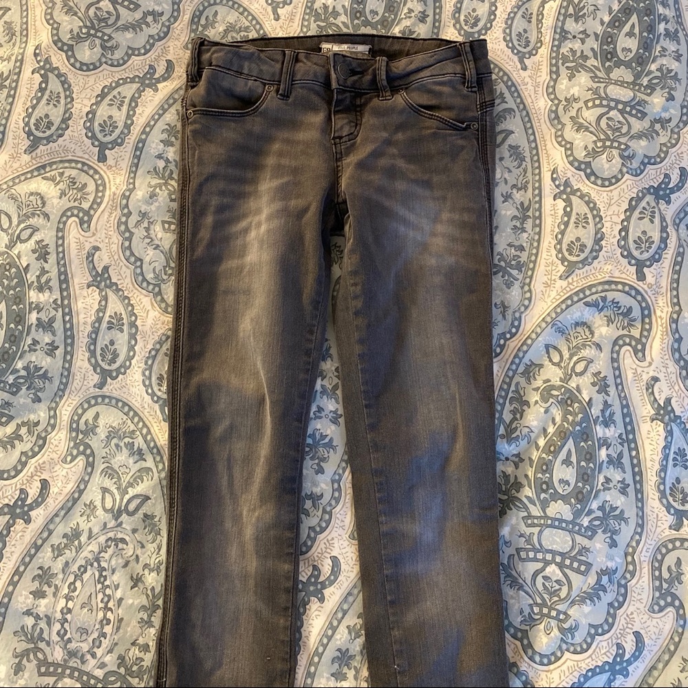 Free People Distressed Grey Skinny Jeans | Size 24 - Picture 5 of 9